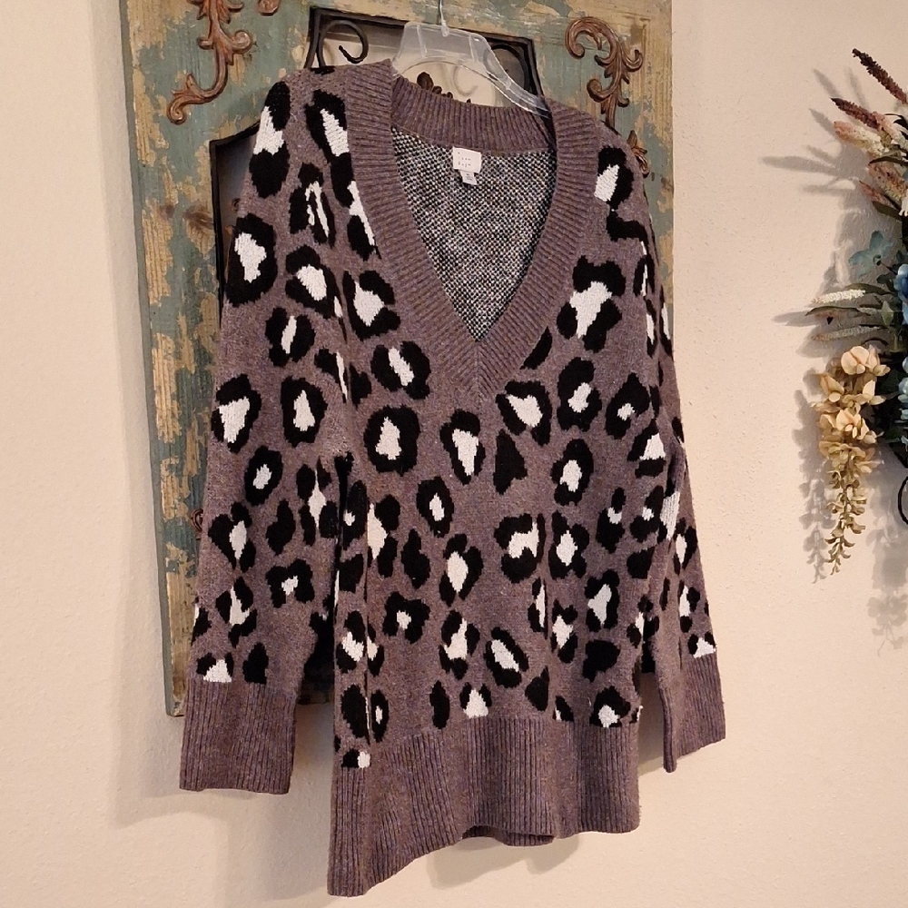a new day V-Neck Sweater Tan/Blk Animal Print. Size Medium